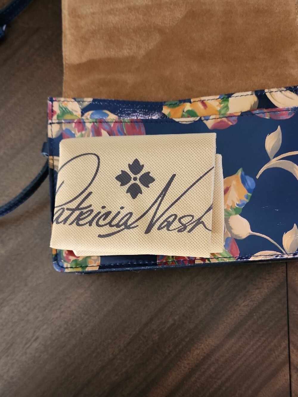 Patricia Nash Navy Floral Patent Crossbody With Bag NWT - Picture 9 of 16